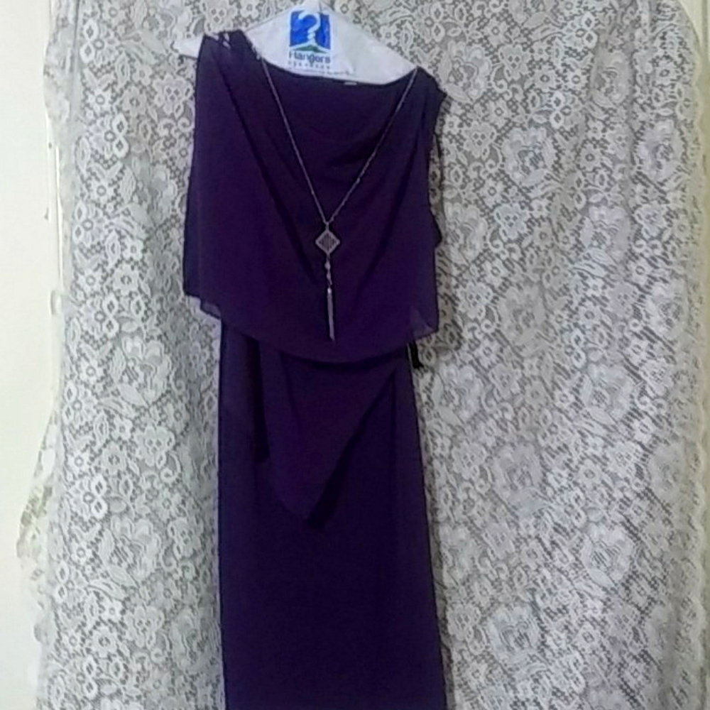 I'm selling a brand new dress